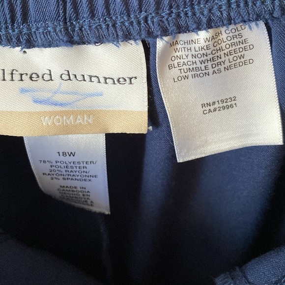 Women’s Alfred Dunner Size 18 Women Navy Blue‎ Trousers - Picture 2 of 6